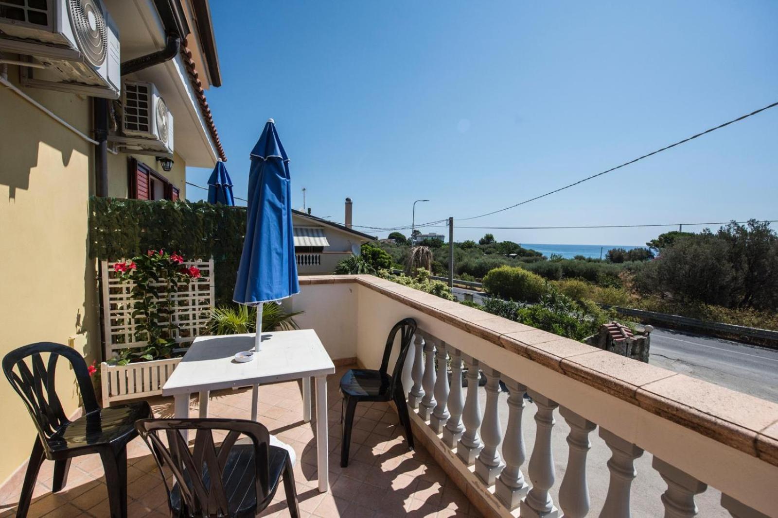 Bed and Breakfast Casa Cosmano Brancaleone Marina Exterior foto
