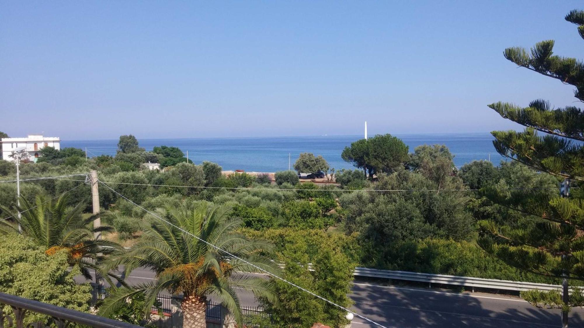 Bed and Breakfast Casa Cosmano Brancaleone Marina Exterior foto